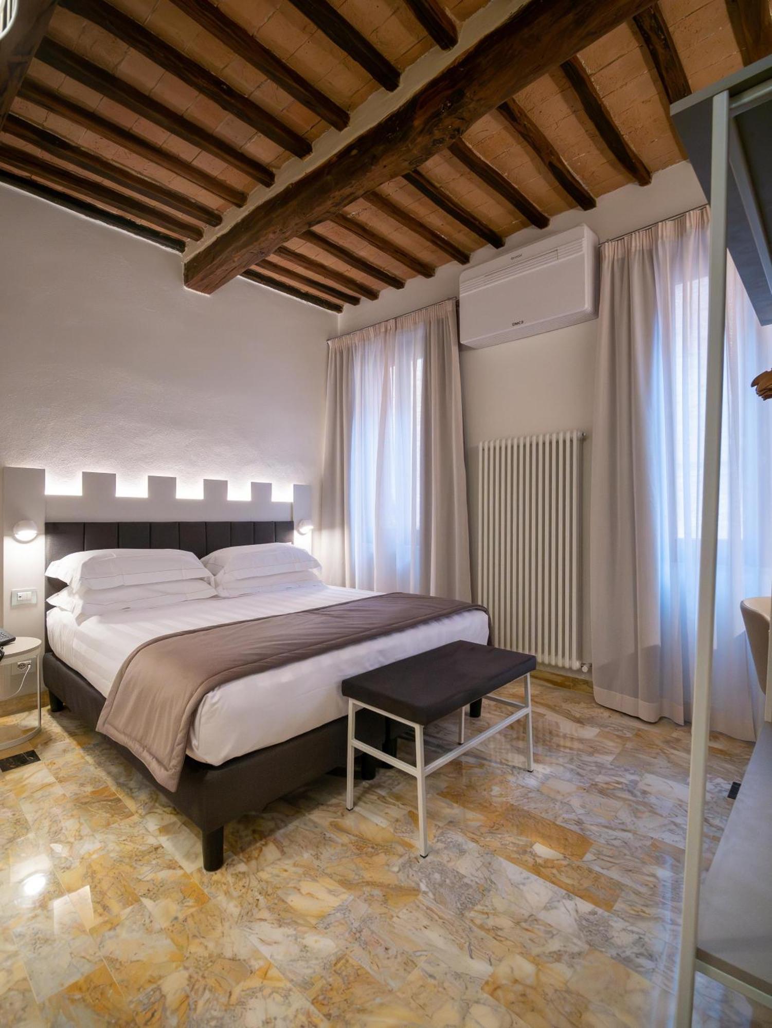 Hotel Torre Del Fuggisole Siena Exterior foto